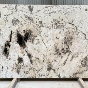 SAI-853  MARVALLOUS WHITE GRANITE SLAB